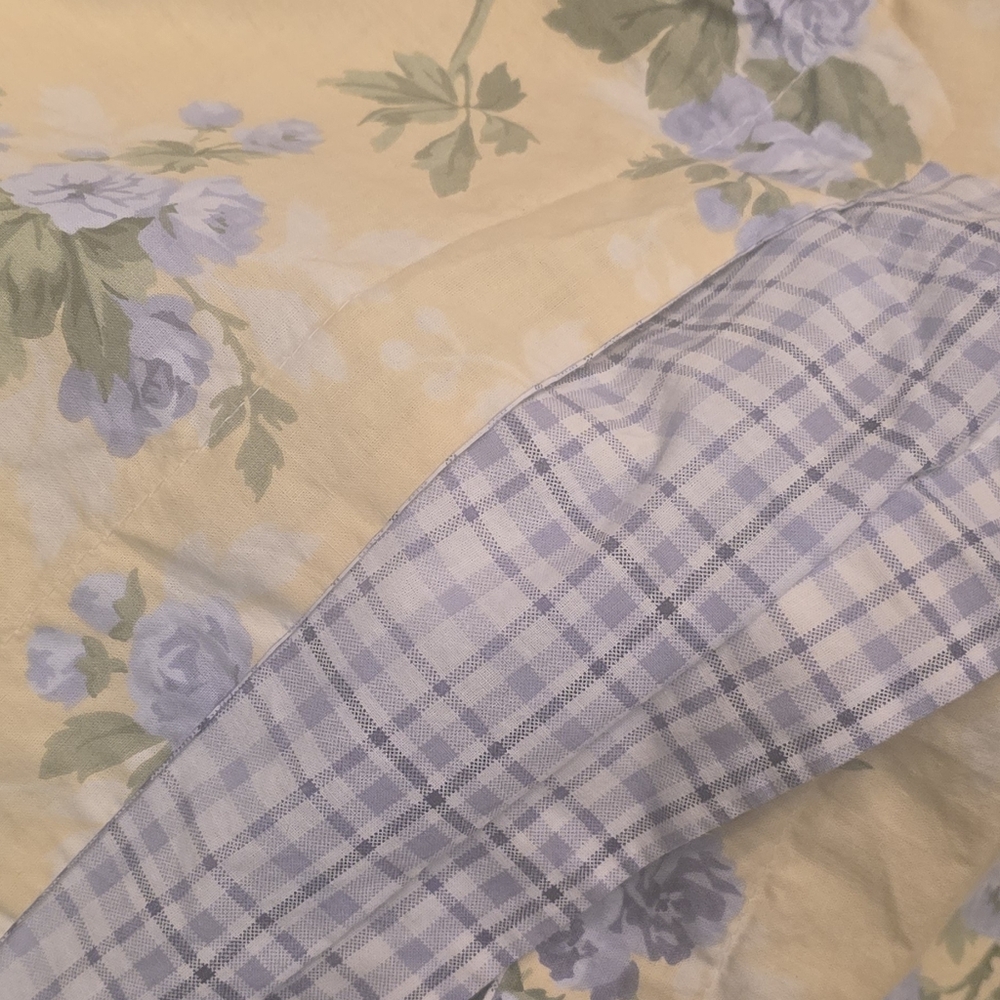 Laura Ashley Standard 24 X29 Yellow Floral Plaid Cottage Pillow Shams Pair $45 - Picture 2 of 3
